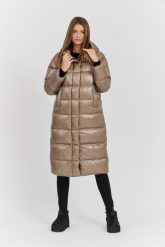 HETREGO Beżowy damski płaszcz puchowy Tara Woman Oversized Quilted Coat, Rozmiar 38 EU - 42 IT. Brązowe płaszcze HETREGO, bez wzorów, z materiału, bez kaptura. W wyprzedaży za 1,649.99 zł.