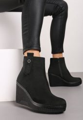 Czarne Casualowe Botki na Koturnie Wykończone z Boku Brokatem Naviselle. Czarne botki Renee, bez wzorów, z jeansu, bez obcasa, na koturnie, bez zapięcia. Za 149.99 zł.