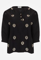 Czarna Wiskozowa Koszula Boho z Haftem i Podpinanymi Rękawami 3/4 Cheridenah. Czarne koszule Born2be, plus size, bez wzorów, z wiskozy, boho, bez kołnierzyka, plus size, bez ramiączek. Za 69.99 zł.