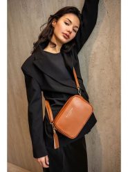 Maison héritage PARIS Skórzana torebka "Gaby" w kolorze jasnobrązowym - 22 x 28 x 8,5 cm rozmiar: onesize. Brązowe torby na ramię Maison héritage PARIS, bez wzorów, z materiału, na ramię, bez dodatków. Za 217.99 zł.