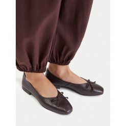 Baleriny Lasocki. Brązowe baleriny Lasocki, bez wzorów, bez obcasa. Za 179.99 zł.