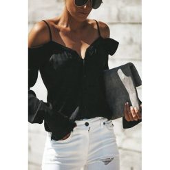 Damska bluzka KEDRA BLACK. Czarne bluzki Damska bluzka KEDRA BLACK, l, bez wzorów, bez kołnierzyka, bez ramiączek. W wyprzedaży za 59.00 zł.