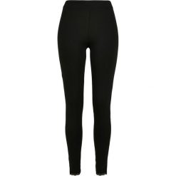 Legginsy damskie Urban Classics lace hem. Czarne legginsy Urban Classics, bez wzorów, z koronki. Za 134.50 zł.