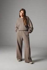 SPODNIE ANDREA TAUPE L - Flawless. Spodnie dresowe Flawless, na co dzień, l, bez wzorów, z bawełny, z podwyższonym stanem. Za 379.00 zł.
