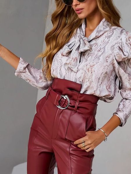 LA Angels Bluzka w kolorze kremowym rozmiar: XL. Brązowe bluzki LA Angels, xl, bez wzorów, bez kołnierzyka, bez ramiączek. Za 130.19 zł.