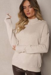 Jasnobeżowy Golf z Eleganckim Zapięciem na Ramieniu Ozdobiony Cyrkoniami przy Guzikach Maririna. Brązowe golfy Renee, bez wzorów, z jeansu, bez ramiączek. Za 64.99 zł.