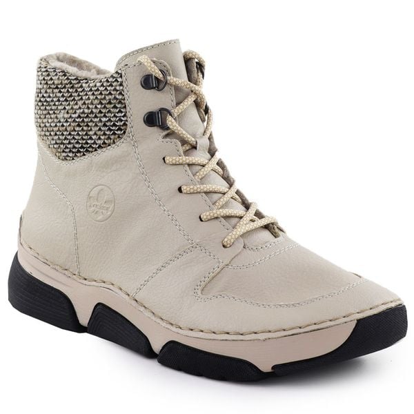 Botki damskie komfortowe beżowe Rieker 45955-60. Brązowe botki Rieker, bez wzorów, ze skóry, bez obcasa, bez zapięcia. Za 359.00 zł.