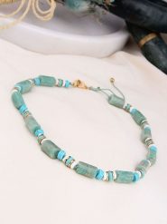 Charlize Pozłacany naszyjnik z kamieniami szlachetnymi - dł. 45 cm rozmiar: onesize. Niebieskie naszyjniki Charlize, z jaspisem, pozłacane. Za 91.77 zł.