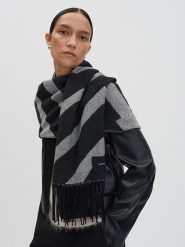 Someday Szal w kolorze czarno-szarym rozmiar: onesize. Czarne szaliki someday., bez wzorów, z materiału. Za 118.84 zł.