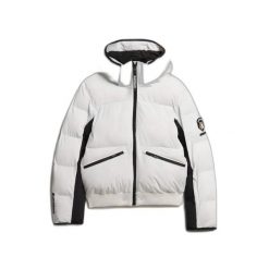 Damska kurtka z kapturem Superdry. Białe kurtki narciarskie Superdry, bez wzorów, z puchu, z kapturem, narciarskie. W wyprzedaży za 1,129.15 zł.