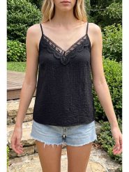 SOULSHAE Bluzka w kolorze czarnym rozmiar: S/M. Czarne bluzki SOULSHAE, m, bez wzorów, z koronki, bez kołnierzyka, bez ramiączek. Za 89.95 zł.