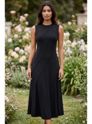 SOULSHAE Sukienka w kolorze czarnym rozmiar: S/M. Czarne sukienki SOULSHAE, m, bez wzorów, z wiskozy, bez kołnierzyka, bez ramiączek, maxi. Za 179.95 zł.
