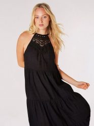 Apricot Sukienka w kolorze czarnym rozmiar: XL. Czarne sukienki Apricot, na co dzień, xl, bez wzorów, z koronki, bez kołnierzyka, bez ramiączek, maxi, proste. Za 86.99 zł.