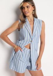 Jasnoniebieskie Szorty w Pionowe Paski z Wysokim Stanem Vikitta. Niebieskie szorty Born2be, bez wzorów, eleganckie, z podwyższonym stanem. Za 89.99 zł.