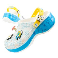 Klapki sandały chodaki damskie Crocs Smurfs na platformie Smerfy. Białe klapki Crocs, bez wzorów, z materiału, bez obcasa, na platformie. Za 243.90 zł.
