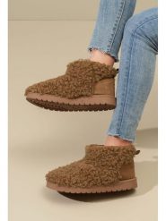 C'M Botki zimowe w kolorze jasnobrązowym rozmiar: 39. Brązowe botki C'M, na zimę, bez wzorów, bez obcasa, bez zapięcia. Za 108.99 zł.