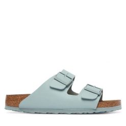 Klapki Birkenstock. Zielone klapki Birkenstock, bez wzorów, bez obcasa. Za 359.99 zł.