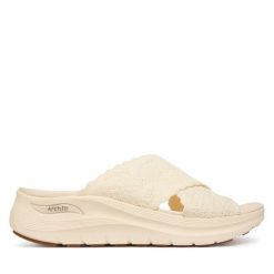 Klapki Skechers. Brązowe klapki Skechers, bez wzorów, bez obcasa. Za 289.99 zł.