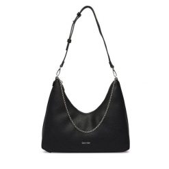 Torebka Calvin Klein. Czarne torebki klasyczne Calvin Klein, bez wzorów, bez dodatków. Za 569.99 zł.