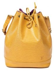 Louis Vuitton Skórzana torebka "Noe GM" w kolorze żółtym - 27 x 34 x 16 cm rozmiar: onesize. Żółte torby na ramię Louis Vuitton, bez wzorów, z materiału, na ramię, bez dodatków. Za 2,696.99 zł.