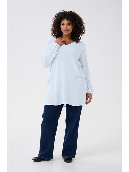 KAFFE curve Tunika w kolorze błękitnym rozmiar: 44. Niebieskie tuniki KAFFE curve, bez wzorów, z wiskozy, bez kołnierzyka, bez ramiączek. Za 94.95 zł.