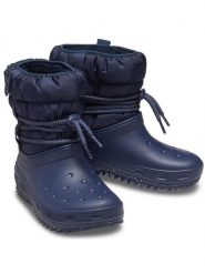 Crocs Kozaki zimowe "Classic Neo Puff" w kolorze granatowym rozmiar: 39/40. Niebieskie kozaki Crocs, na zimę, bez obcasa, bez zapięcia. Za 300.08 zł.