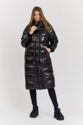 HETREGO Czarny damski płaszcz puchowy Tara Woman Oversized Quilted Coat, Rozmiar 38 EU - 42 IT. Czarne płaszcze HETREGO, uniwersalny, bez wzorów, z poliamidu, bez kaptura. W wyprzedaży za 1,349.99 zł.