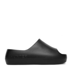 Klapki Hunter. Czarne klapki Hunter, bez wzorów, bez obcasa. Za 99.99 zł.