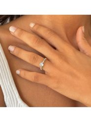 DIA DIAMONDS Pozłacany pierścionek z diamentami i topazem rozmiar: 52. Żółte pierścionki DIA DIAMONDS, z diamentem, pozłacane. Za 399.71 zł.