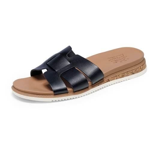 Klapki damskie Skechers 114707BLK. Niebieskie klapki Skechers, bez wzorów, z materiału, bez obcasa. Za 275.00 zł.