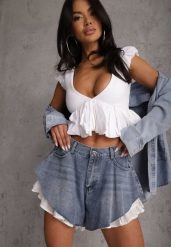 Niebieskie Jeansowe Szorty z Bawełny Ozdobione Falbanami Kassyllis. Niebieskie szorty Renee, bez wzorów, z bawełny. Za 129.99 zł.