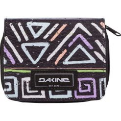 Dakine Portfel Soho 8290003-S19 Melbourne. Portfele Dakine, bez wzorów. W wyprzedaży za 61.00 zł.