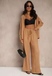 Ciemnobeżowy Komplet z Bawełny Koszula i Spodnie Wide Leg Amaddie. Brązowe koszule Renee, bez wzorów, z bawełny, eleganckie, bez kołnierzyka, bez ramiączek. Za 79.99 zł.