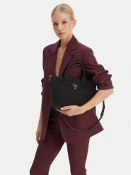 Guess Torebka J6GZ37 WR200 Czarny. Czarne torebki klasyczne Guess, z aplikacjami, ze skóry, bez dodatków. Za 269.99 zł.