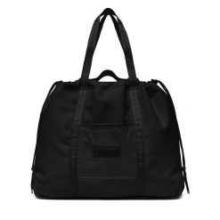 Torebka Hunter. Czarne torebki klasyczne Hunter, bez wzorów, bez dodatków. Za 149.99 zł.