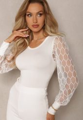 Biała Bluzka z Wiskozy Ozdobiona Koronkowymi Rękawami Ollivine. Białe bluzki Renee, m, bez wzorów, z koronki, eleganckie, bez kołnierzyka, bez ramiączek. W wyprzedaży za 38.49 zł.