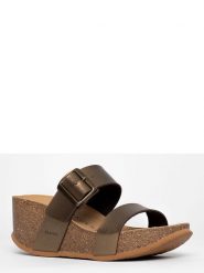 BACKSUN Klapki w kolorze miedzianym na koturnie rozmiar: 40. Brązowe klapki Backsun, bez wzorów, z otwartym noskiem, bez obcasa, na koturnie. Za 130.99 zł.