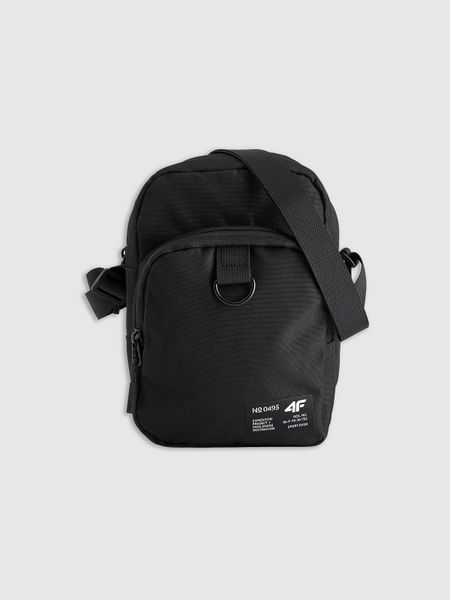 4F Saszetka - czarna Uniwersalny. Czarne torby na ramię 4f, bez wzorów, z dzianiny, eleganckie, na ramię, bez dodatków. Za 99.99 zł.
