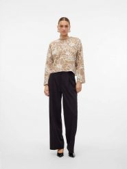 Vero Moda Sweter "New" w kolorze beżowym rozmiar: S. Brązowe swetry Vero Moda, s, bez wzorów, ze splotem, bez ramiączek. Za 99.45 zł.