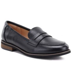 Laofersy damskie półbuty lordsy czarne Potocki JE19380. Czarne lordsy POTOCKI, bez wzorów, ze skóry ekologicznej, bez obcasa, bez zapięcia. Za 139.99 zł.