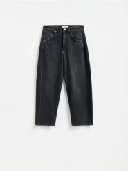 Jeansy barrel leg - czarny. Czarne jeansy Reserved, bez wzorów. Za 139.99 zł.