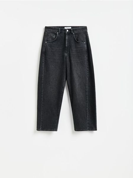 Jeansy barrel leg - czarny. Czarne jeansy Reserved, bez wzorów. Za 139.99 zł.