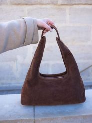 Maison héritage PARIS Skórzana torebka "Isar" w kolorze brązowym - 36 x 16 x 11 cm rozmiar: onesize. Brązowe torby na ramię Maison héritage PARIS, bez wzorów, z materiału, na ramię, bez dodatków. Za 282.99 zł.