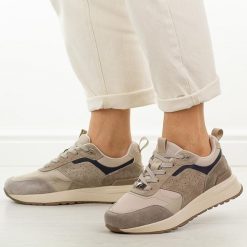 Beżowe be skórzane półbuty damskie Filippo Dp7729/26. Brązowe obuwie sportowe Filippo, na jesień, z jeansu, bez zapięcia. Za 249.00 zł.