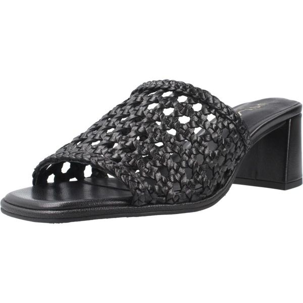 Buty UNISA MABIA CRF Czarny. Czarne trekkingi Unisa, ze skóry, trekkingowe. Za 397.99 zł.