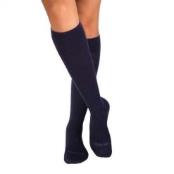 Skarpety uciskowe 3/4 z wełny merynosów, ciemnoniebieskie. Niebieskie skarpety OEM, bez wzorów, z wełny. W wyprzedaży za 92.32 zł.