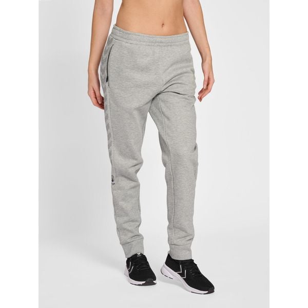 Spodnie damskie do joggingu Hummel OFF-Grid. Szare spodnie dresowe Hummel, s, bez wzorów, z bawełny. W wyprzedaży za 229.00 zł.