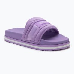 Klapki damskie FILA Morro Bay Zeppa Lounge. Fioletowe klapki Fila, bez wzorów, bez obcasa. Za 119.99 zł.