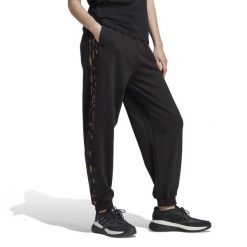 Spodnie dresowe damskie Adidas Gym & Pilates. Czarne spodnie dresowe Adidas, s, bez wzorów, z bawełny, na fitness i siłownię. W wyprzedaży za 199.99 zł.