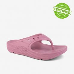 Damskie klapki Coqui Riva na koturnie 3 cm. Czerwone klapki Coqui, bez wzorów, z materiału, bez obcasa, na koturnie. Za 129.99 zł.